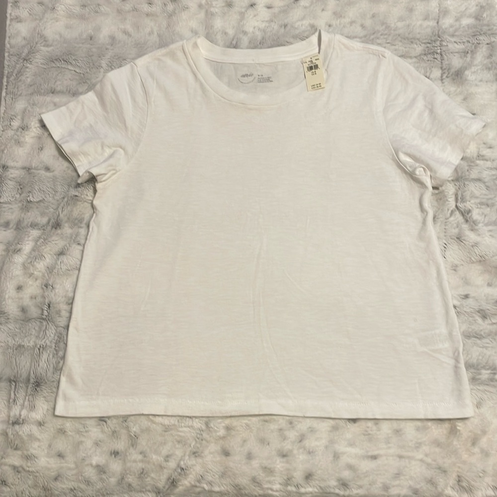 Your typical white tee